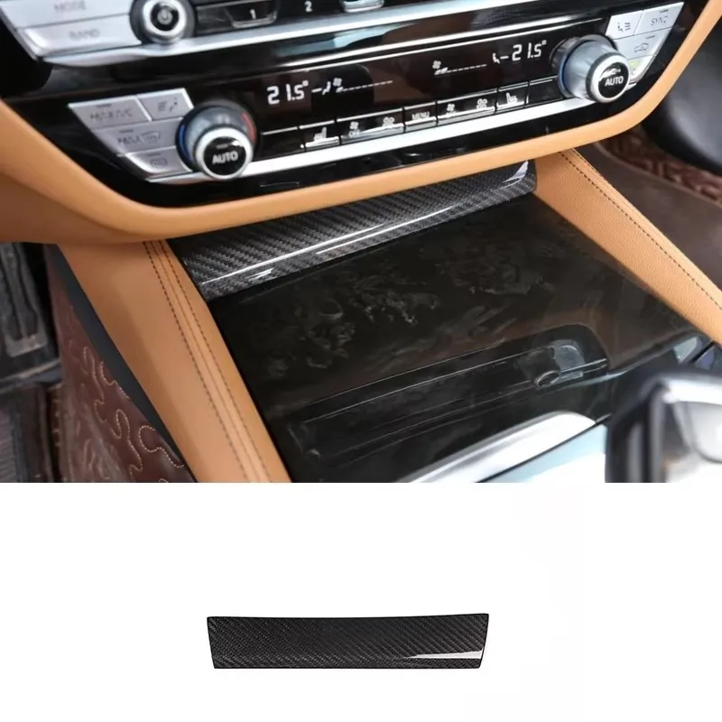 

Декоративная накладка из настоящего карбона для центральной консоли и подстаканника для BMW 5 серии G30 G38 2018-2021