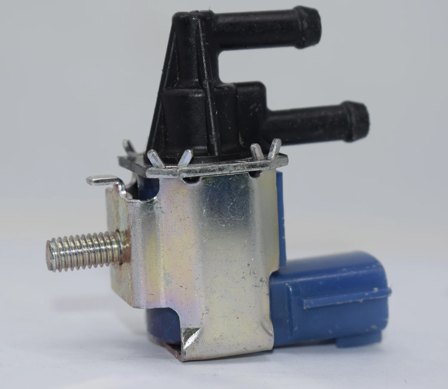 FDBD100 14930-AH100 Vapor Purge Control Vacuüm Magneetventiel Voor Nissan Almera Primera 1.8L