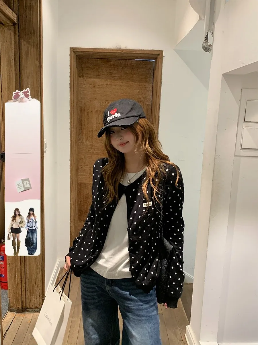 

Slimming Bla White Polka Dot Knitted round Ne Fake Two-Piece Top for plus Size Women Casual Sle Comfortable Cotton Blend