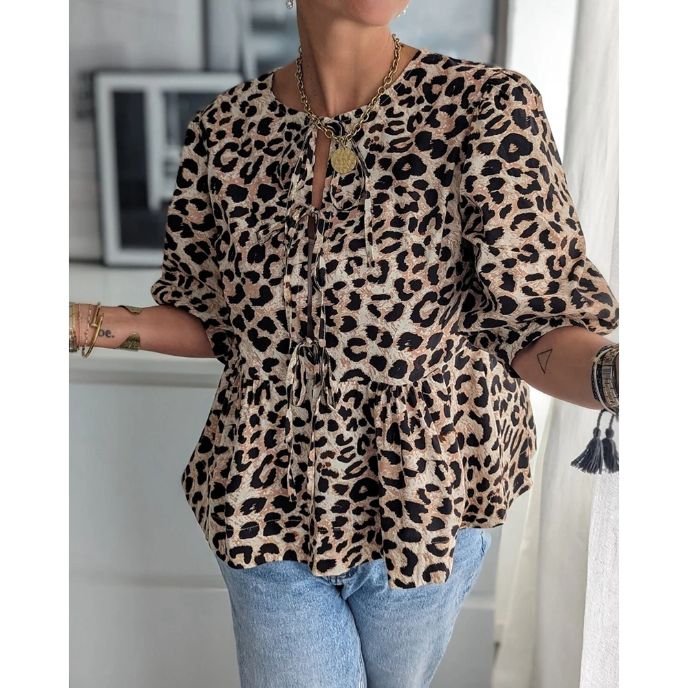 Wanita Leopard cetak lentera lengan blus musim panas modis kasual terikat Detail desain Ruched kasual T Shirt blus seksi pakaian kerja