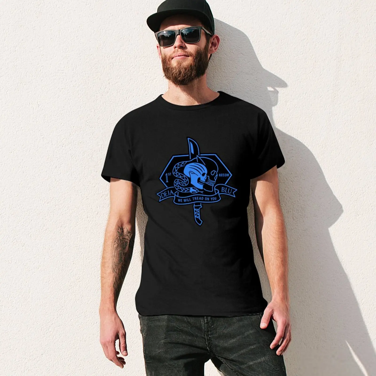 Deja Blu Badge T-Shirt basketball vintage summer clothes blacks tshirts for men