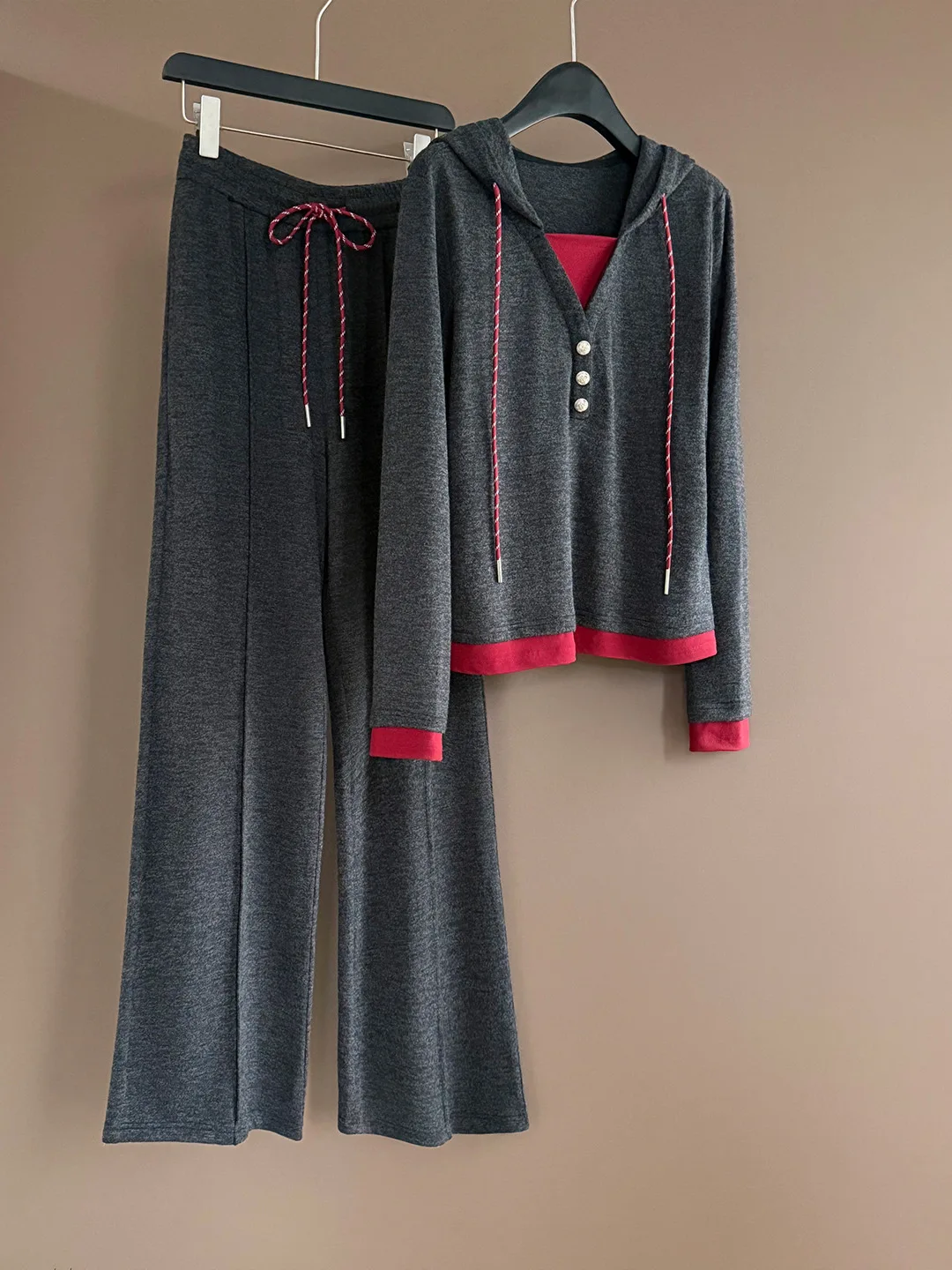 

Spring 2026 Korean Style Grey Casual Sportswear Set Women's Fashion Anti-Aging Slimming Sweatshirt Wide Leg Pants Two-Piece Set