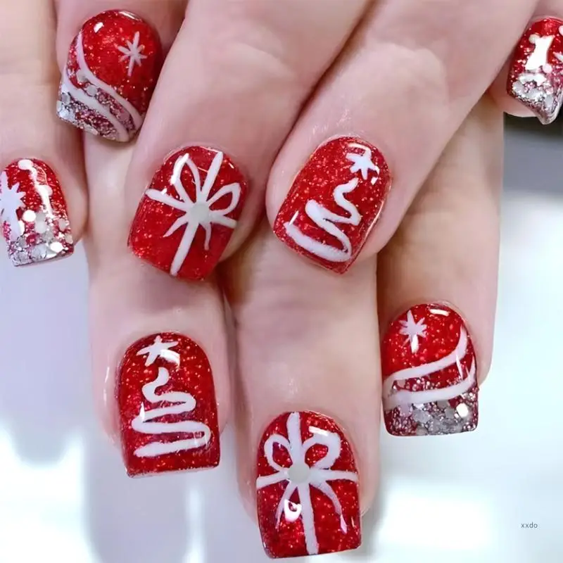 Christmas Press on Nails Short Square Stick on Nail False Nails with Glitters Snowflake Designs Artificial Nails 24Pcs