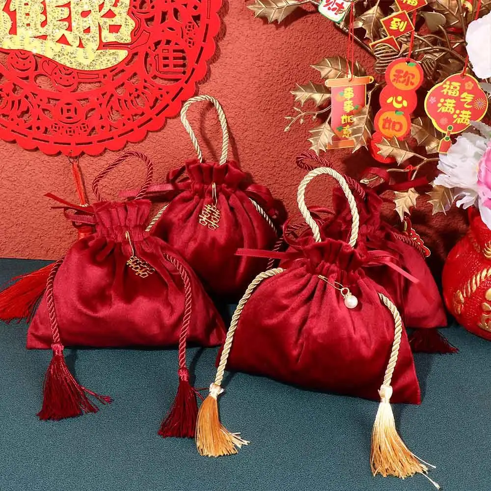 Velvet Drawstring Candy Bag Non-woven Fabrics With Drawstring and Tassels Flannel Gift Bag Exquisite Wine Red