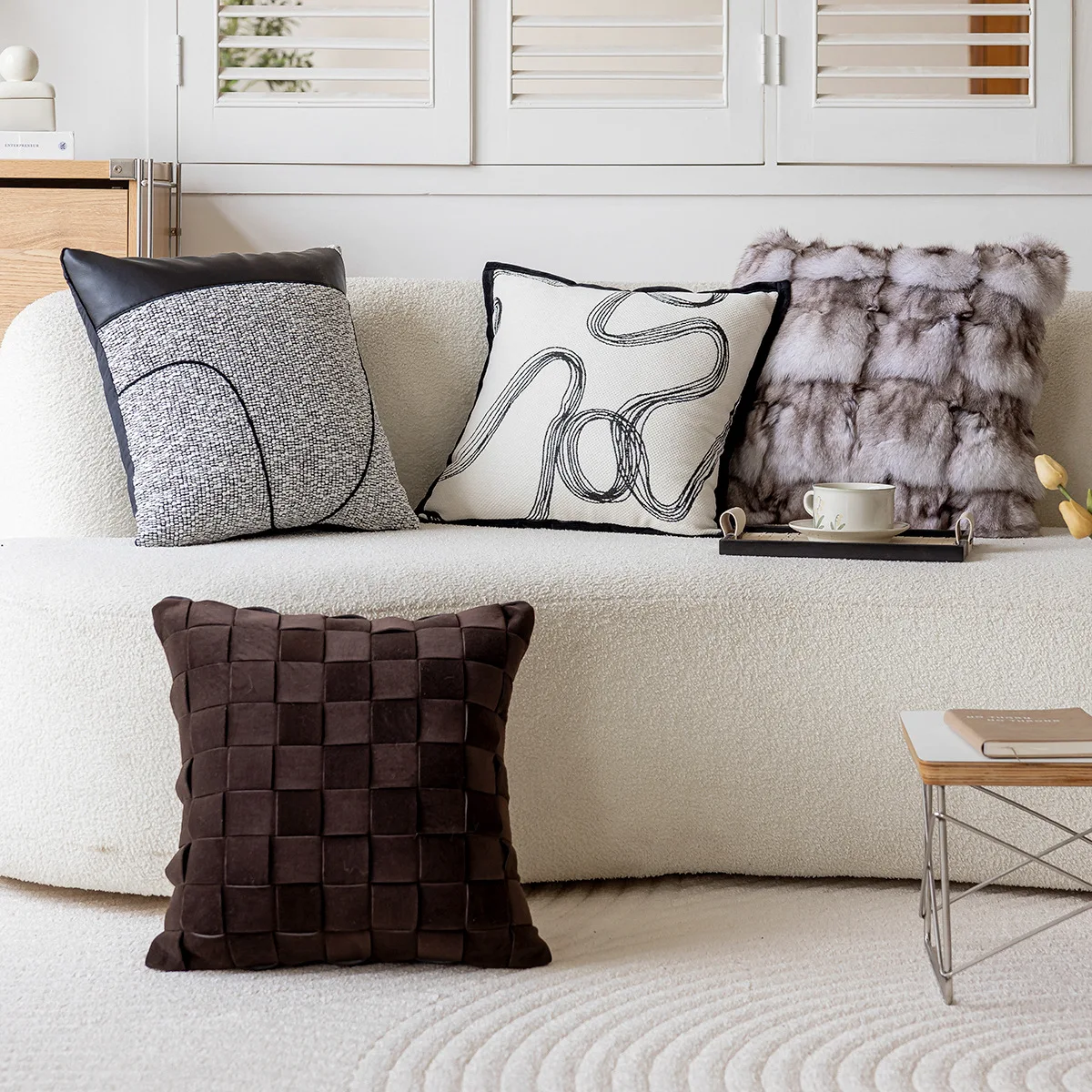 

2025 Italian Light Luxury Cushion Cover High End Plaid Woven Pillowcase Modern Minimalist Living Room Decoration with Pillowcase