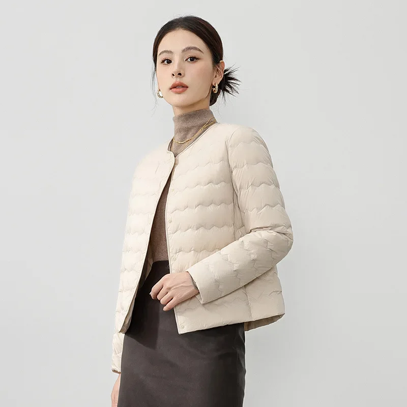 2024 New Arrivlas Women Office Lady Korean Slim Puffer Jackets Fashion Wavy Quilted Line Round Neck Down Liner Light Down Coat