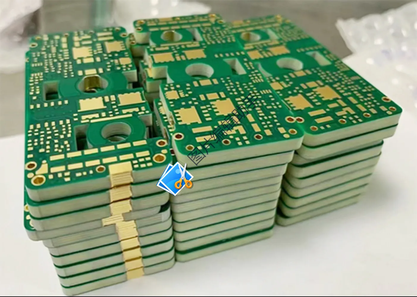 

Quick-turnaround PCBs with 24hours make shipment no urgent costs Printed Circuit board design layout FR4 CEM-1 CEM-3 AL factory.