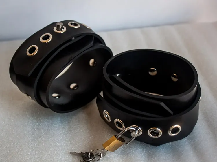 

(DM276)100% natural latexp Pure handmade rubber feet buckle the alternative can be locked feetcuffs