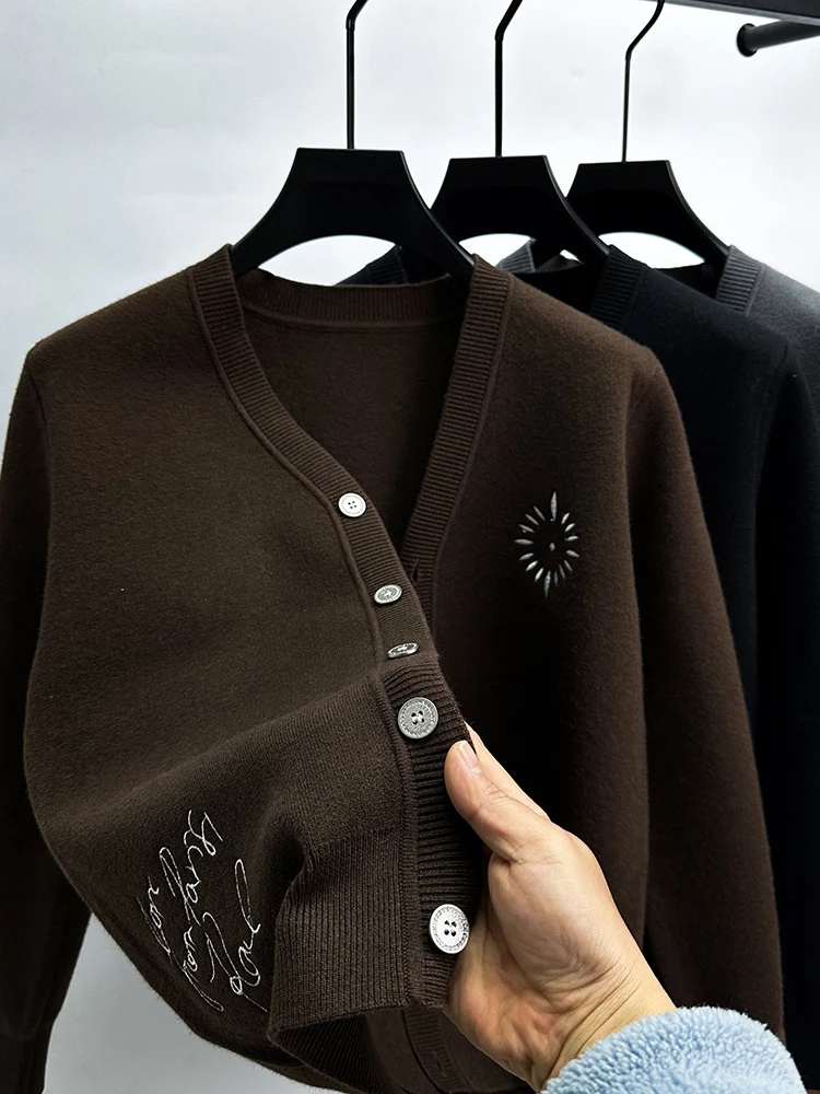 

Spring Autumn V-Ne Open Cardigan Men Knitted Sweater Outerwear Embroidered Casual Loose Fit Pure Color Long Sve irt