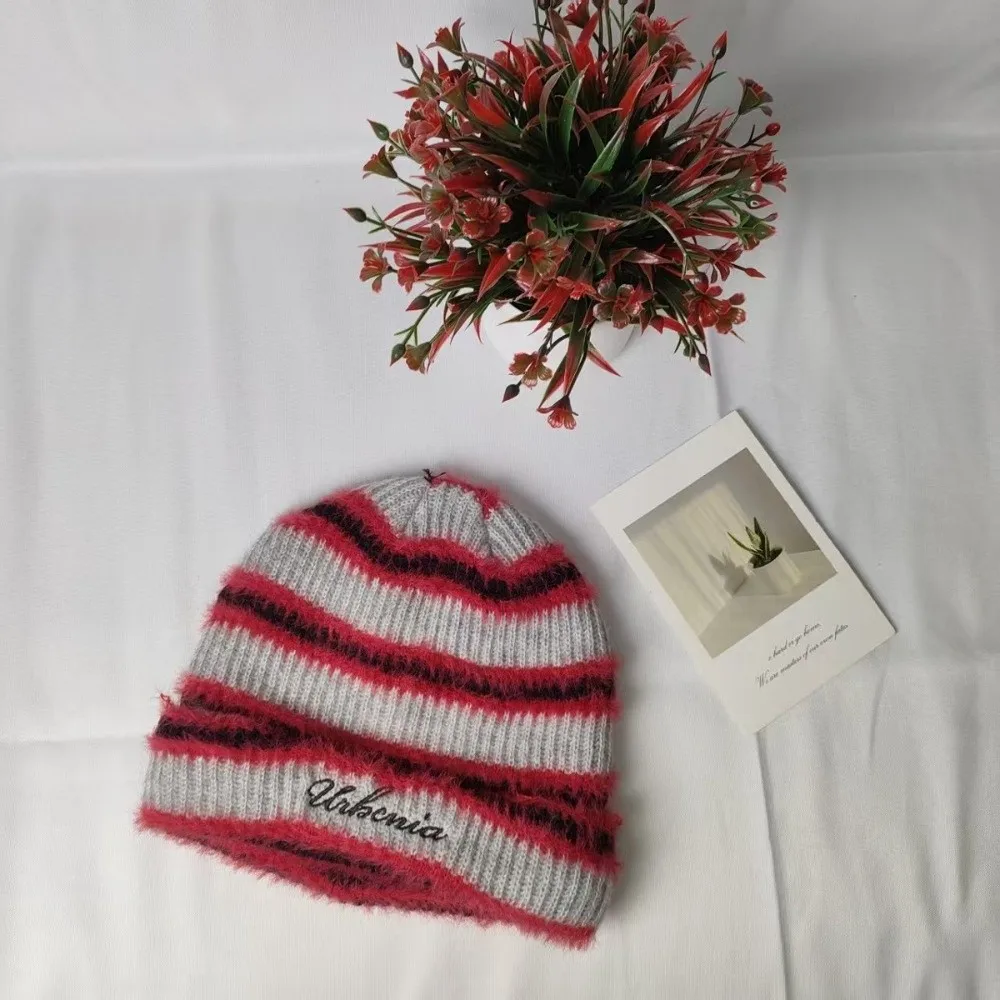 gorros-de-malha-com-padroes-listrados-a-prova-de-vento-para-uso-casual-ideais-para-proteger-do-frio-em-cores-vibrantes-e-modernas-para-mulheres