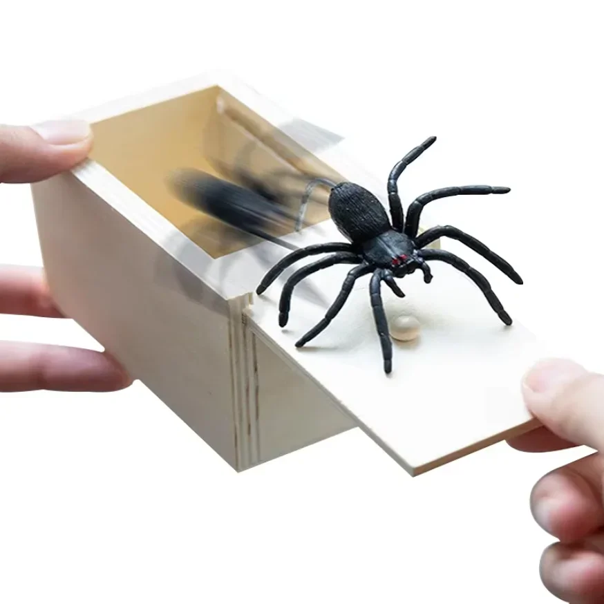 Novelty Funny Scary Box Prank Gift Spider Wooden Gadgets Prank Creative Tricky Joke Surprise Kids Adult Halloween Toy Gifts