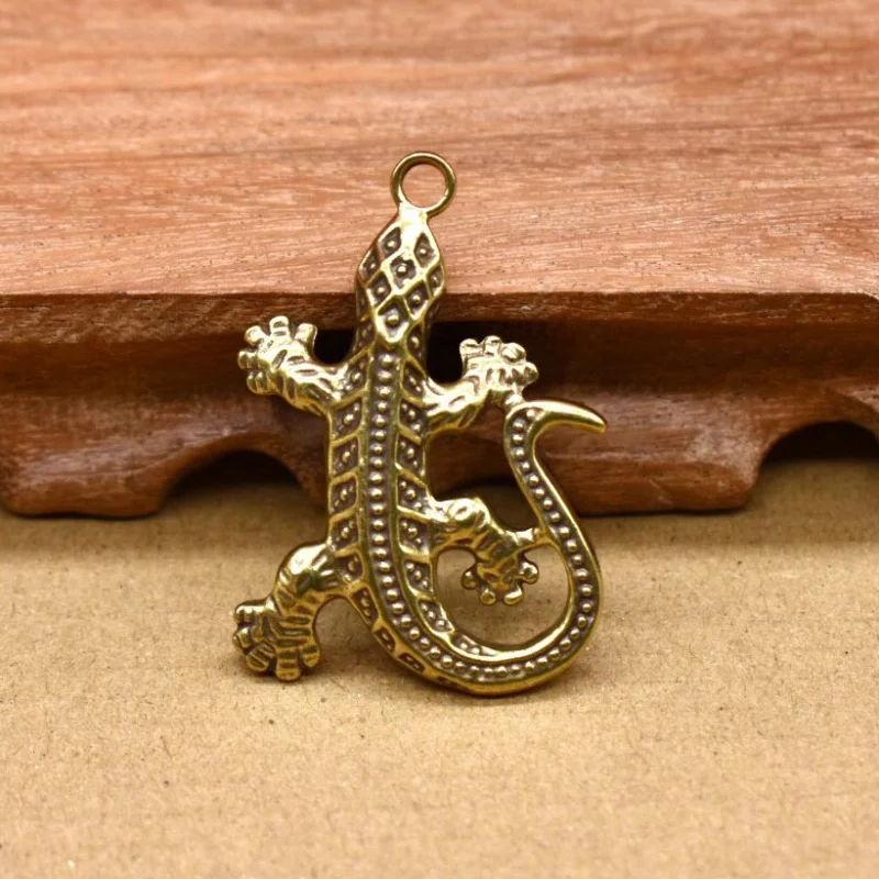 European and American Creative Gecko Keychain Small Pendant Protective Keychain Brass Vintage