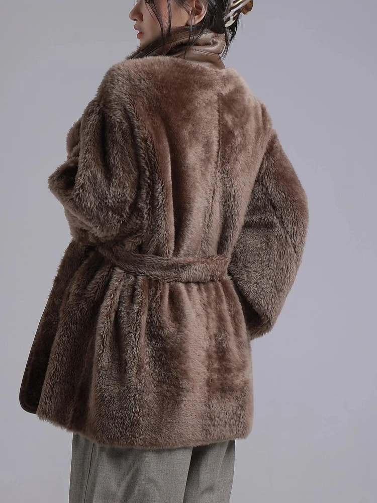 เสื้อโค้ทขนแกะเมอริโนแท้สุดหรูสำหรับผู้หญิง สไตล์วินเทจเรียบง่าย กระดุมสองแถว สำหรับฤดูหนาว พร้อมเข็มขัด