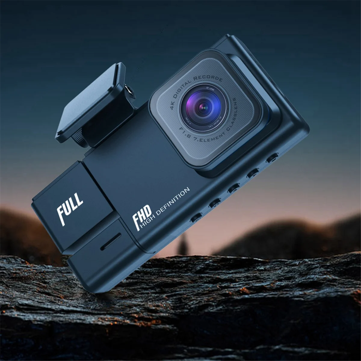 뉴텍 HD 1080P 차량용 블랙박스 2인치 디스플레이 3렌즈 동시 녹화 후방 카메라 탑재