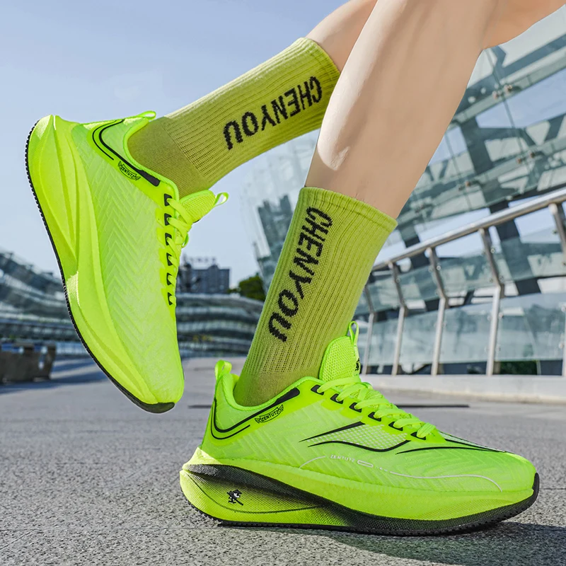 

New Fashion Men Running Shoes Casual Outdoor Mesh Fashion Breathable Sneakers Training Walking Race Co Mfortable Cushioning