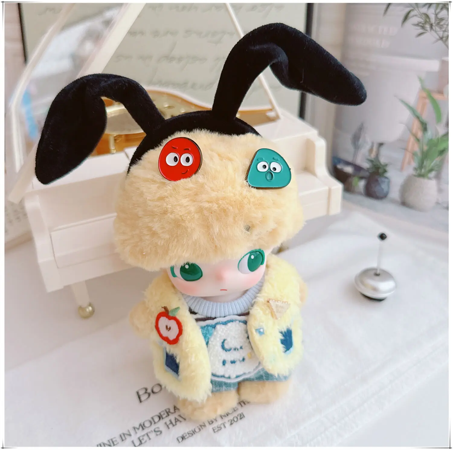 Mini ropa para muñeca Idol Kawaii, compatible con 10-17cm, abrigo amarillo esponjoso de dibujos animados, conjunto de Pin de manzana, ropa para muñeca de estrella de peluche, accesorios, Juguetes