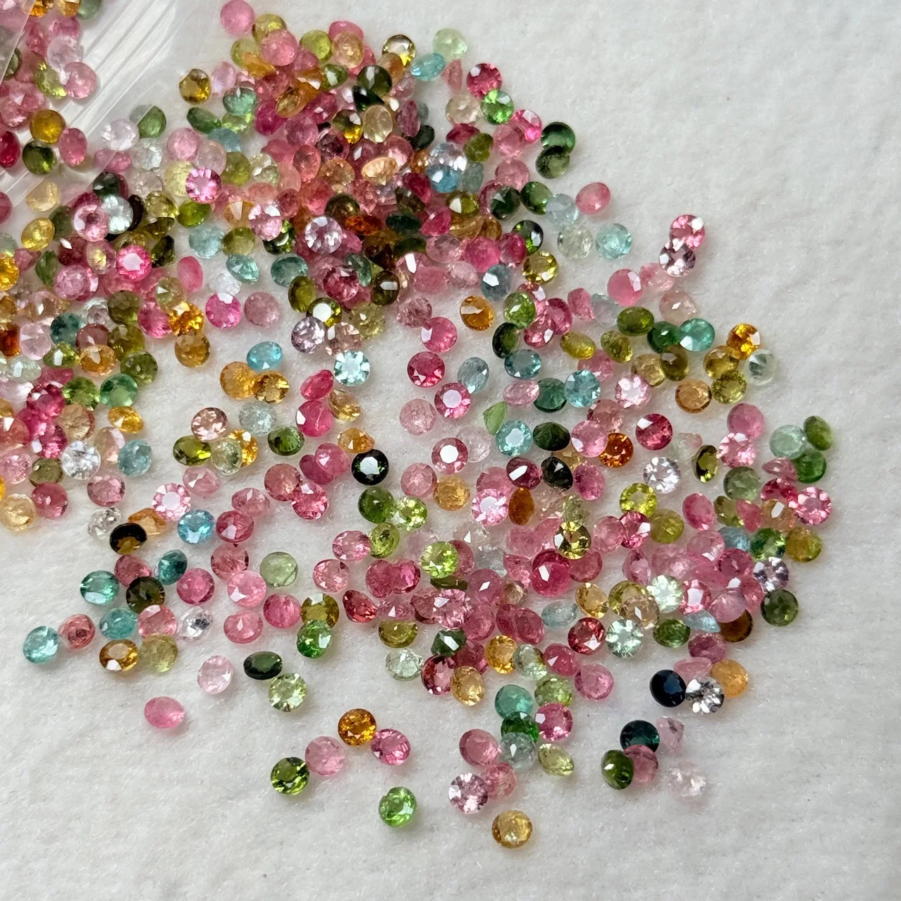 Wholesale 20pcs/lot Genuine Multi Tourmaline 1.5mm 2.5mm 3mm Facted Round Semi-Precious Gemstone Cabochon Ring Face For Jewelry