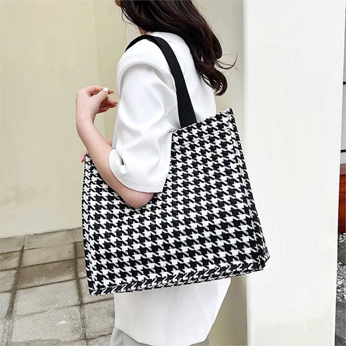 

Black large capacity casual thousand-bird bag underarm handbag female fashion Tote bag female ins shoulder bag a pack