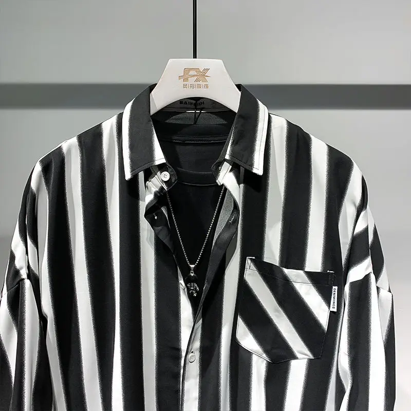 2024 New Summer Trendy Men\'s Casual Minimalist Commuting Business Fashion Lapel Striped Printed Loose Short Sleeved Shirt