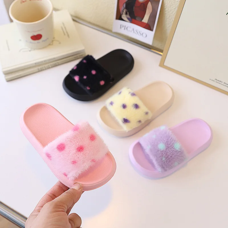 2026 Autumn Winter Girls Heart Slippers for Home Fur Furry House Slides Indoor Floor Soft Sandals Comfortable Cute Flip Flops