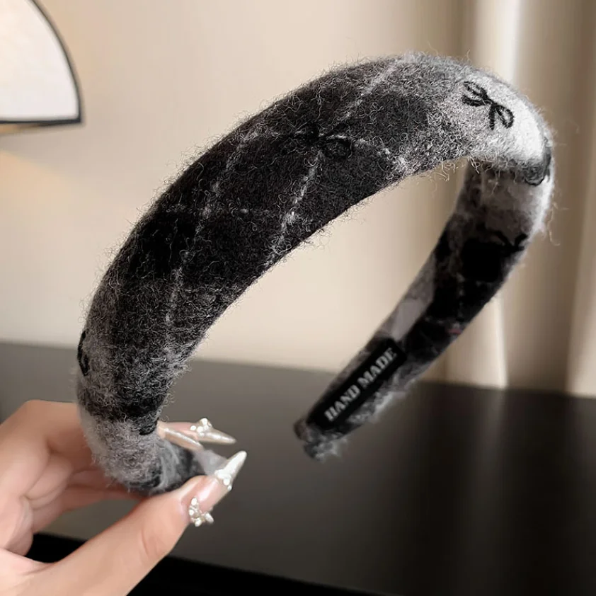 Neue graue Stirnbänder Retro gestrickte Schleife Wolle breites Haarband für Frau Mädchen elegante Haarband Dame Winter Mode Haarschmuck – Detail 3