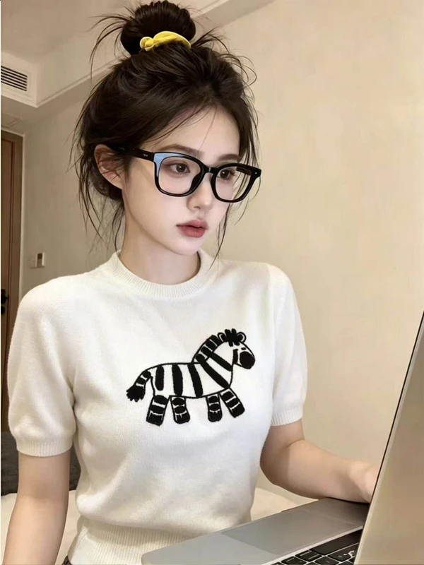 Ice Silk Knitted Short Sleeve Top with Embroidery round Neck Slim Fit Casual Style for Women Summer Fashionable Shoulder Stitch