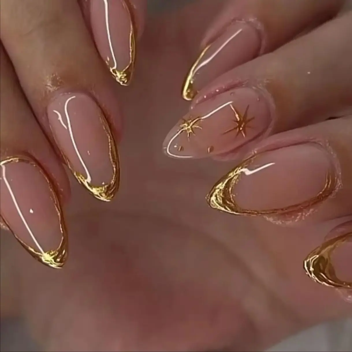 

Hot Stamping Metal Gold Star Almond Fake Nails Art Thanksgiving Totem Moon Pearl Sun False Nails Charms Press on Nails Manicure