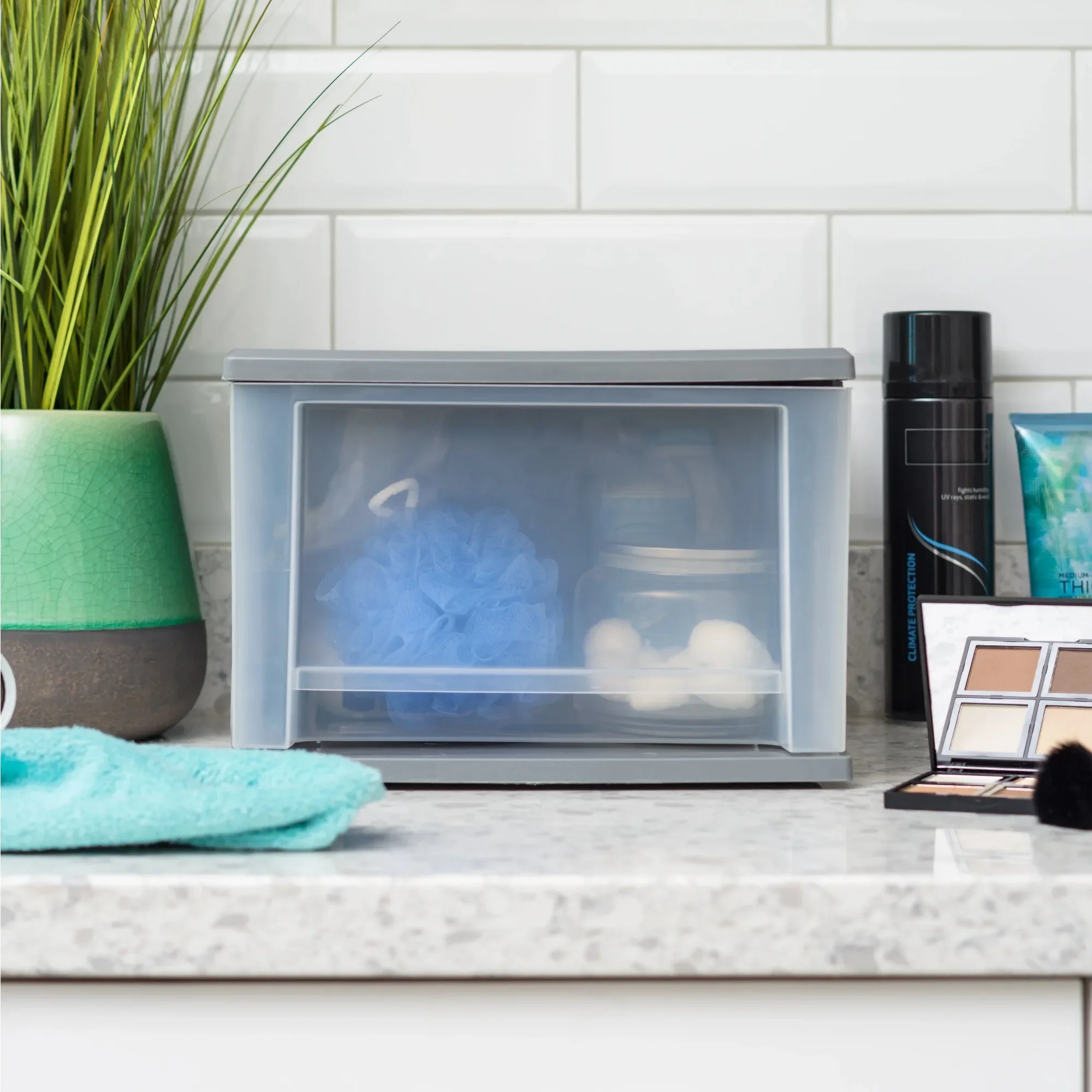 17 クォート プラスチック引き出し、3 個パック。 ベッド下収納、積み重ね可能、モジュール式。 省スペース、耐久性。 寝室、ホームオーガナイザー用。