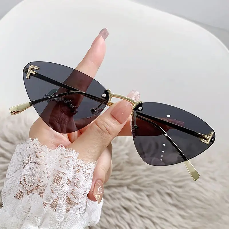 

Новые европейские и американские персонализированные солнцезащитные очки с буквами, женские модные солнцезащитные очки, очки без оправы и с отделкой