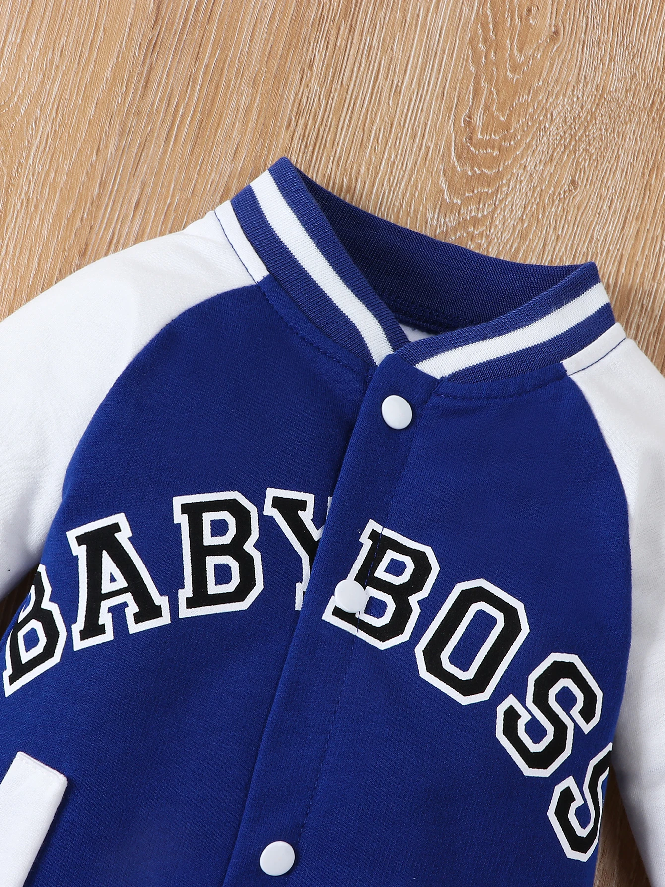 Fashionable letter printed long sleeved round neck cute and personalized baby boy jumpsuit