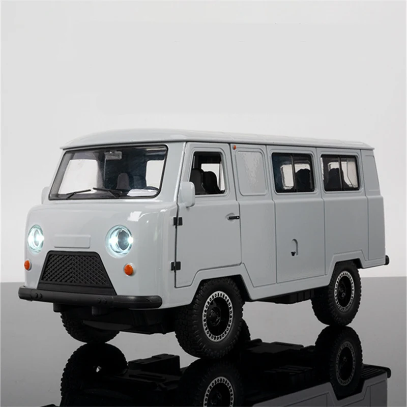 1/18 UAZ Travelers Alloy Traffic Bus Car Model Diecasts Metal City Touring Vehicles Car Model Sound and Light Childrens Toy Gift