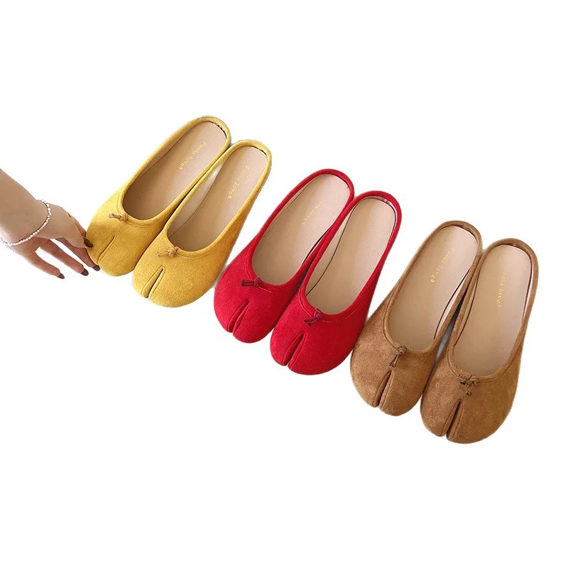 

Модные женские лоферы из микрофибры с раздельным носком, удобные балетки на мягкой подошве, размеры 36-40, коллекция 2026 года