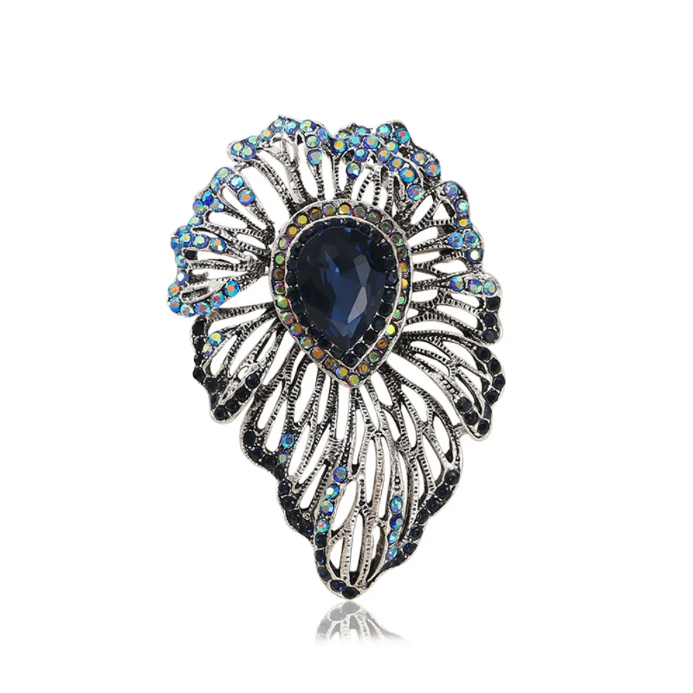 Exquisite Full Diamond Feather Shaped Pin Baroque Hollow Diamond Inlaid High-end Brooch Temperament Suit Coat Dress Decoration