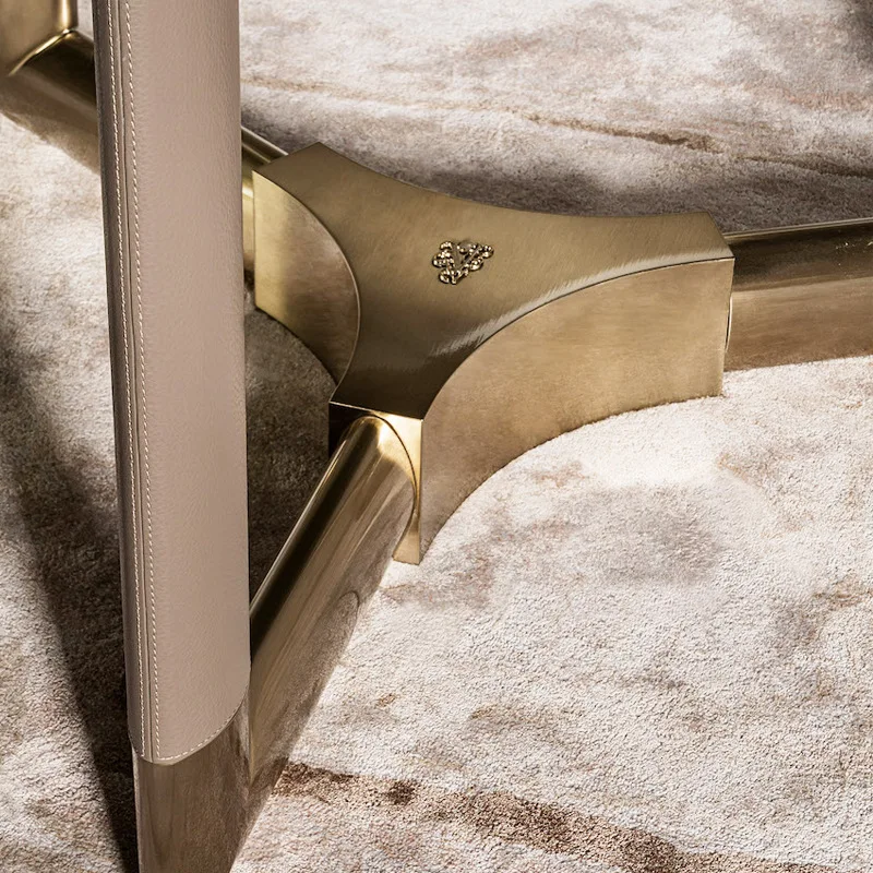 Mesa de jantar redonda em mármore