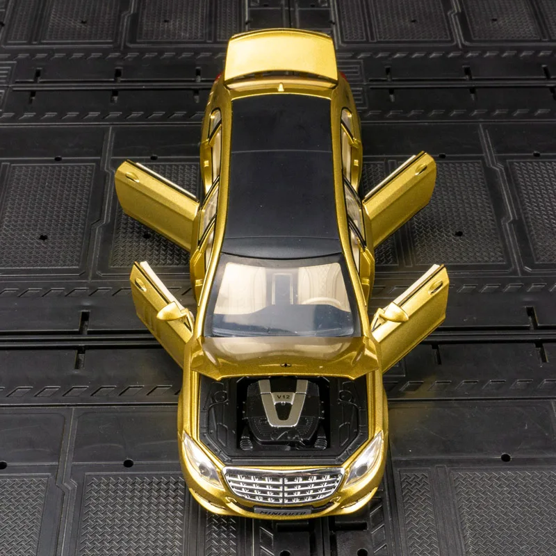 1:32 Puertas de modelo de carro de liga simulada Maybach S650 e capô do motor, o porta-malas pode ser aberto tem som e iluminação