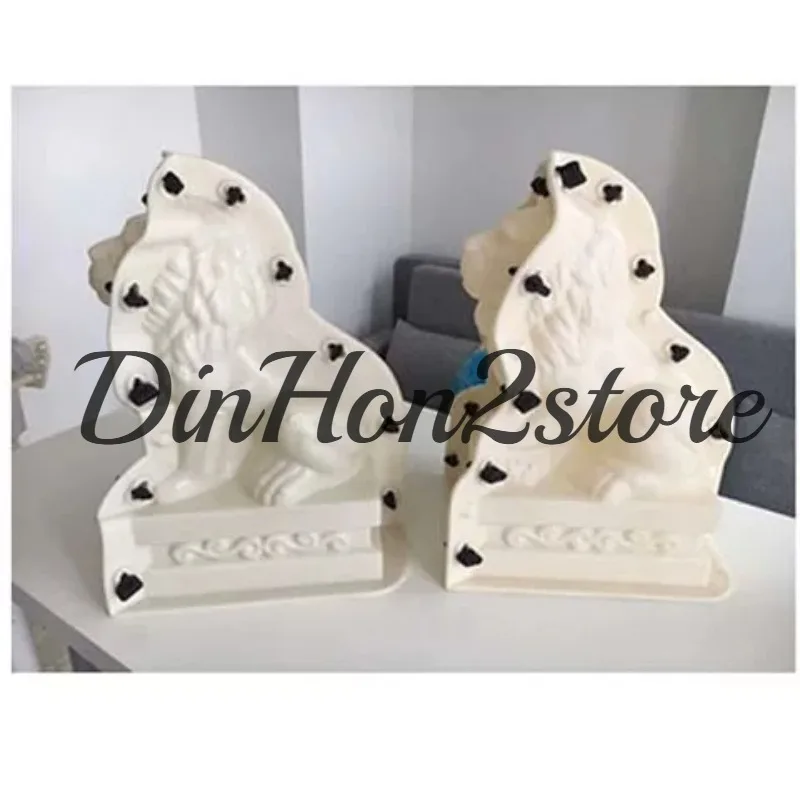 Construction cement small lion ABS plastic mold villa decoration garden landscape house decoration