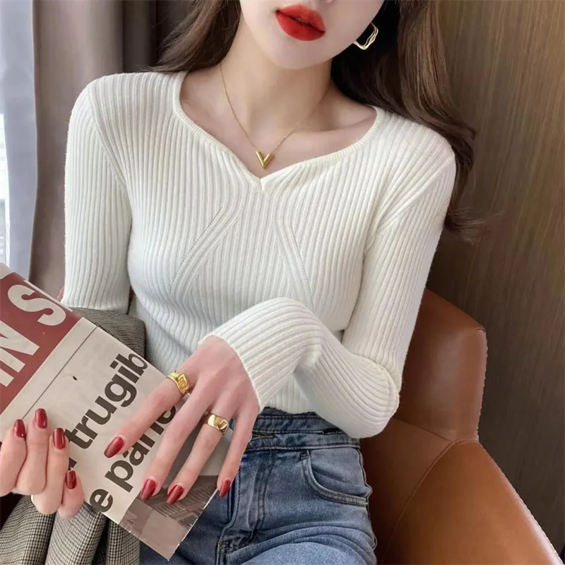 Sweater rajut lengan panjang wanita, atasan pullover dasar Korea leher V ramping polos Musim Semi dan Gugur