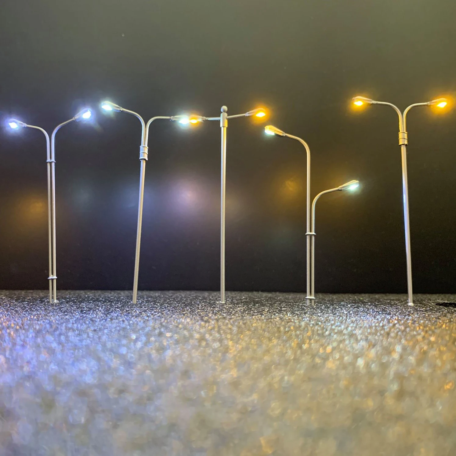 

3Pcs Street Light Model Lamps HO N Scale Single/Two Head LED Lamppost Train Railway Lights 12V Boulevard/Highway/Parking Layout