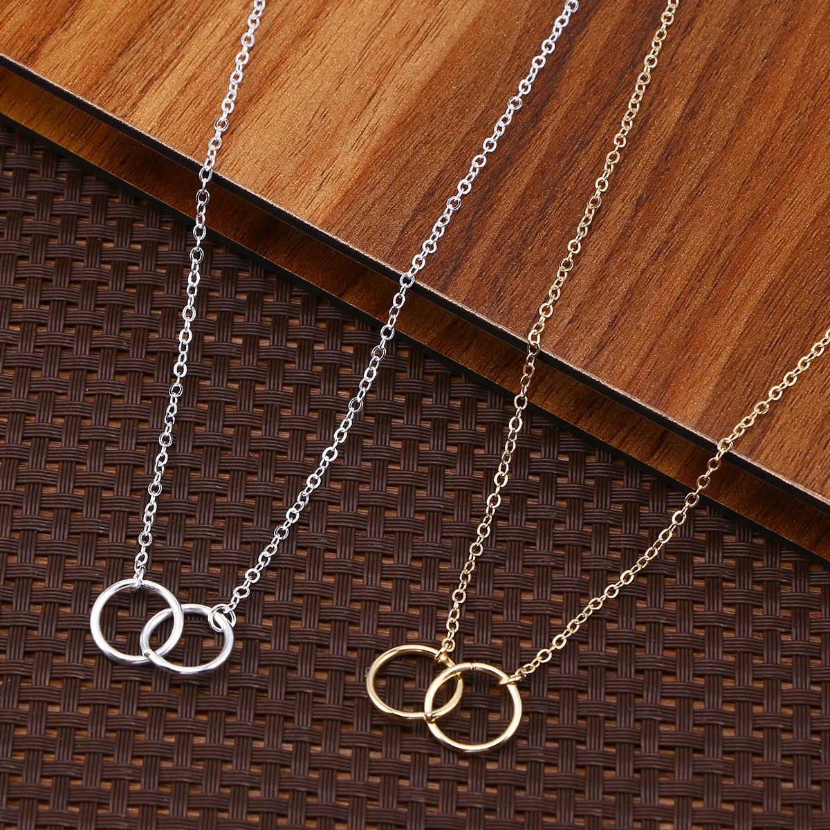 

Clavicle Chain Necklaces Women Interlocking Lightweight Comfortable NickelFree LeadFree CadmiumFree Gifts Birthday