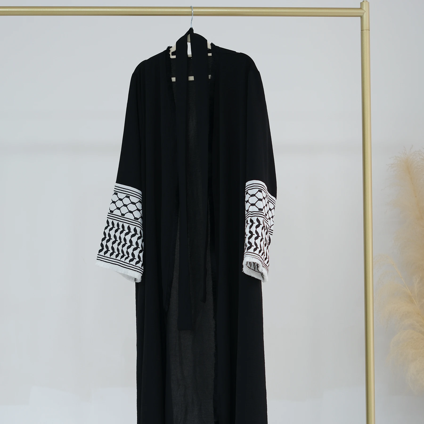 2024 Trend Abaya palestinese Abaya kufiyah Design ricamo Cardigan donna abbigliamento islamico abiti nappa di alta qualità nero