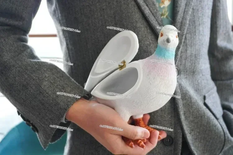 Home Decoration Pigeon Clutch, Creative and Fun Leisure Multifunctional Bag,