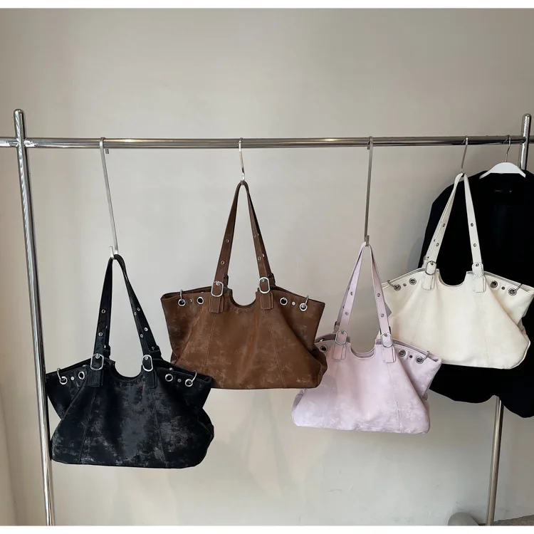 Large Vintage Women's Handbag description 12