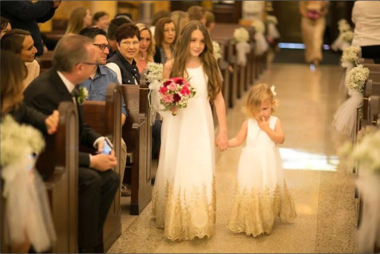 

White Sleeveless Lace Flower Girl Dresses Long Golden Aappliques Child Wedding Party Birthday Dresses Bow First Communion Gowns