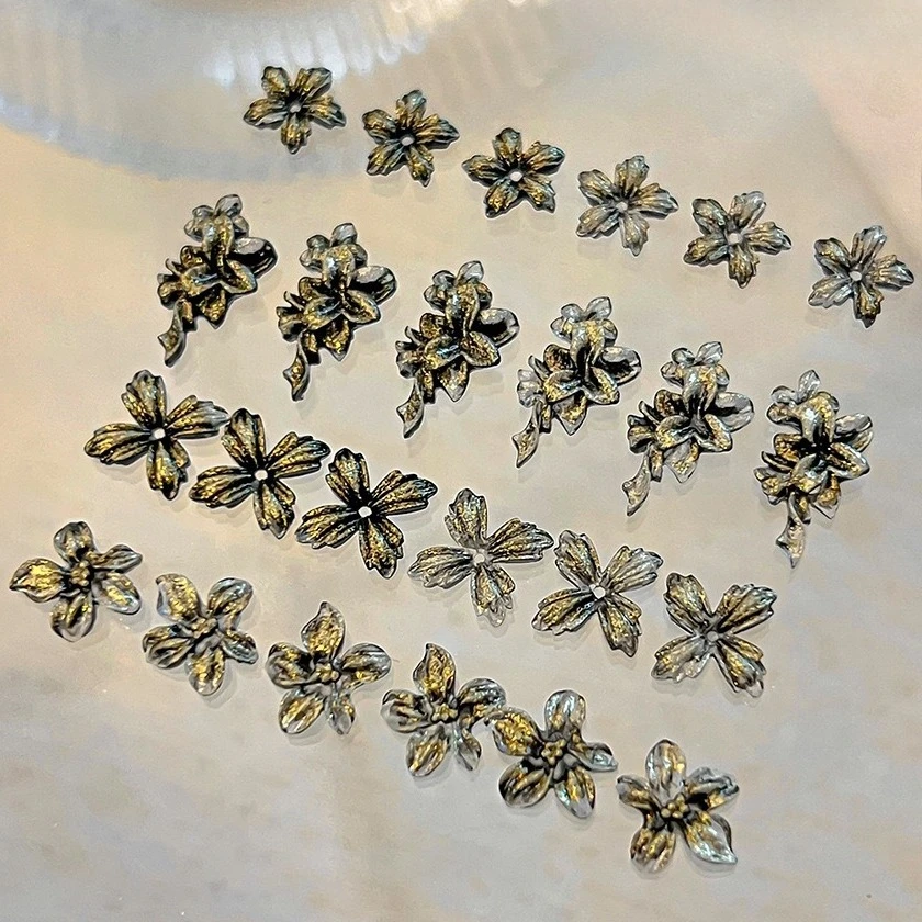 

Old Money Style Soft Carving Retro High Brightness Gilded Flower Chinese Nail Charms Art Decorations Accessories Manicure Tools