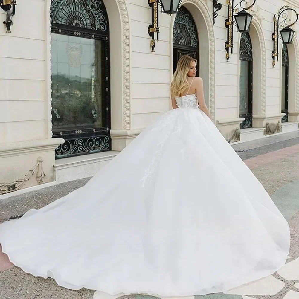 Suknie ślubne balowe z ramiączkami spaghetti, szyte na miarę, wykwintne, księżniczka, dekolt w serduszko, aplikacje z koronki 3D, zdobione koralikami.