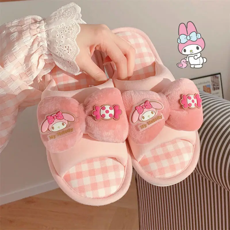 As lindas chinelos de linho Sanrioed Kuromi My Melody Cinnamoroll Hello Kitty são confortáveis para uso doméstico e adequadas para todas as estações