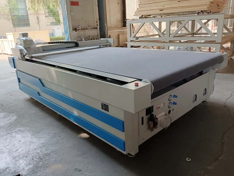 Stof Cnc Snijmachine Monster Snijmachine Voor Textiel Kledingstuk Doek Shirts Cutter AKZ1625 AKZ2030