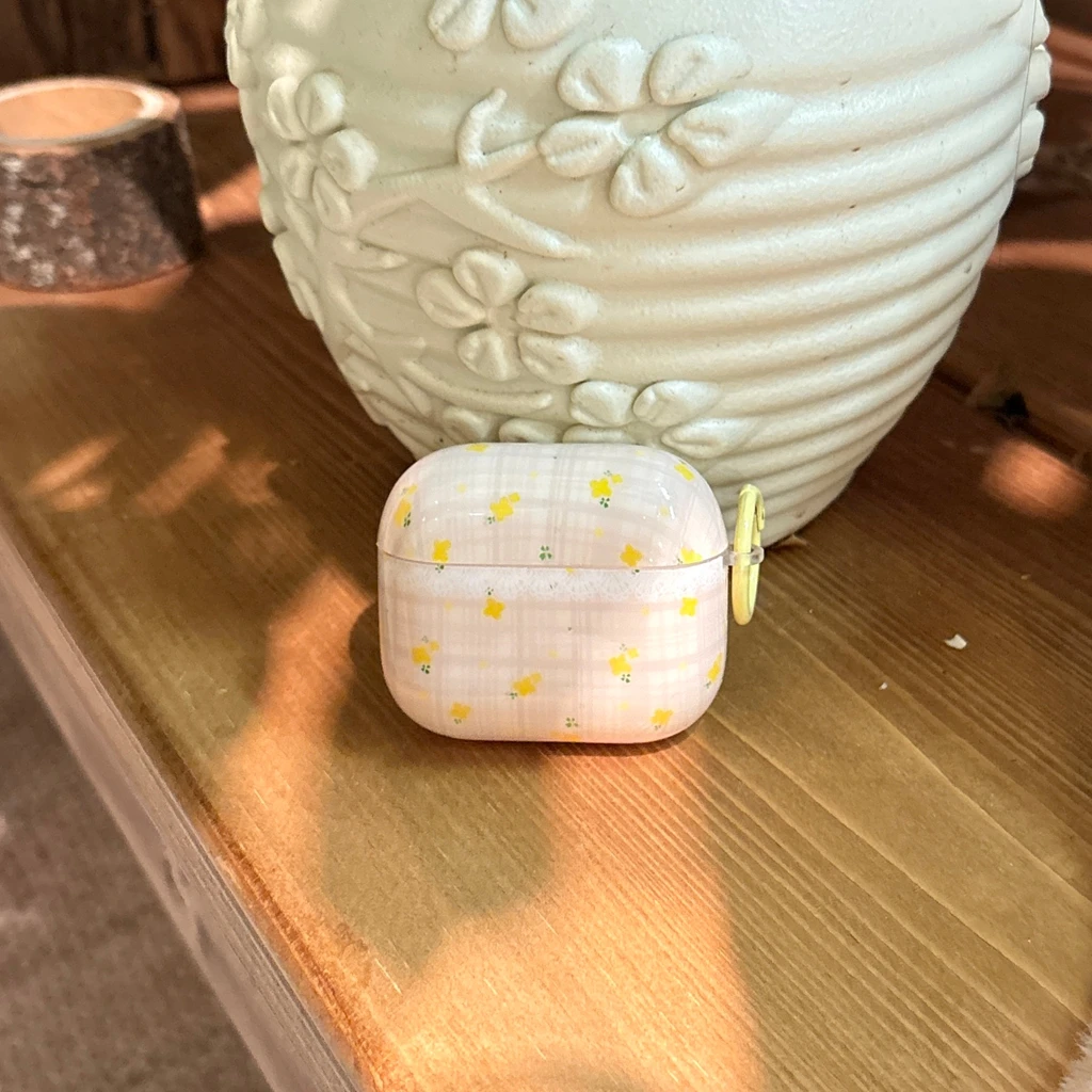 

Cute Yellow Lace Small Floral Print Grid Pattern With Hook Earphone Case Cover for AirPods 1 or 2 3 4 Pro 2 Pro 3