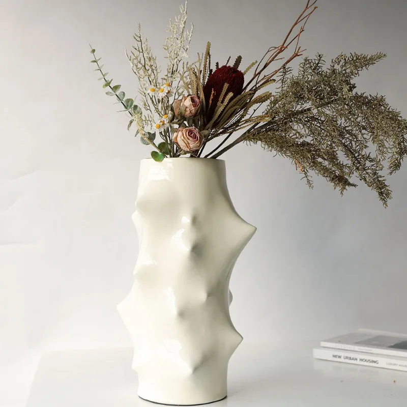 Modern simple resin black and white thorn vase, flower device TV cabinet soft decoration ornament