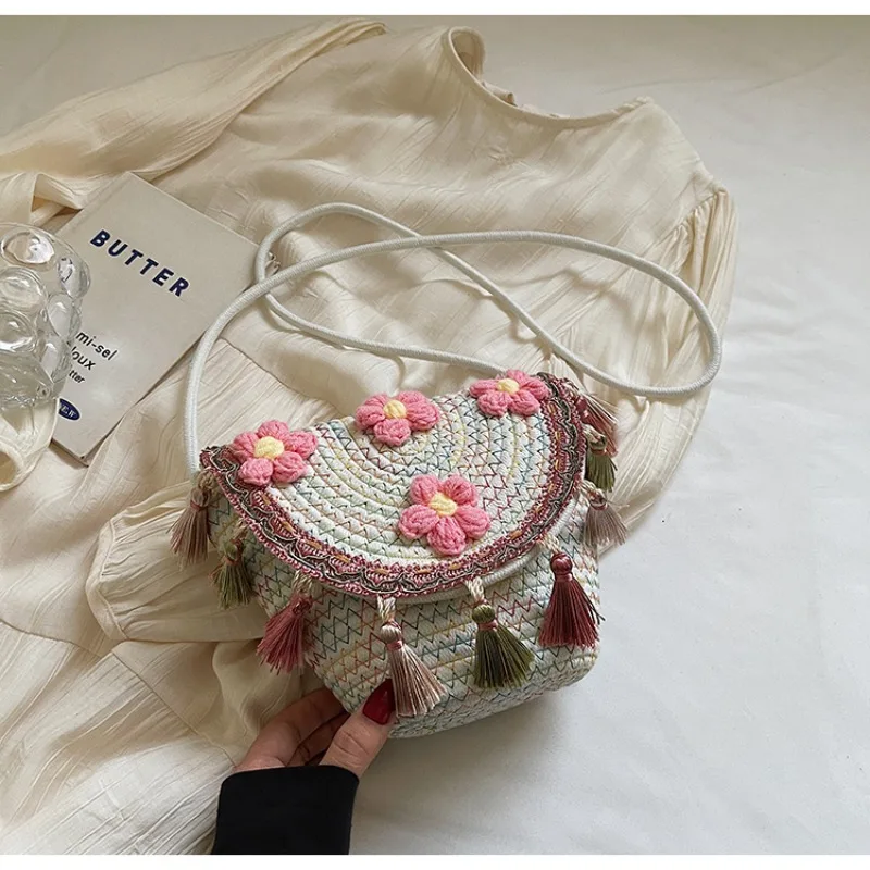

Тканевые сумки на плечо с кисточками и цветами, лоскутные пляжные модные женские сумки, распродажа, модные праздничные повседневные сумки через плечо 2025 года